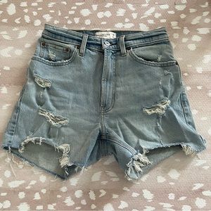Abercrombie & Fitch Curve Love High Rise 4 Inch Mom Shorts - Light Ripped Wash
